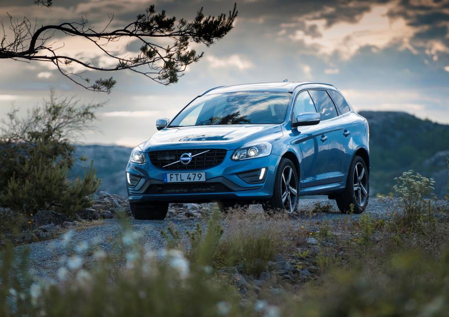  Volvo XC60 R-Design 2015 года  (фото 5 из 16)